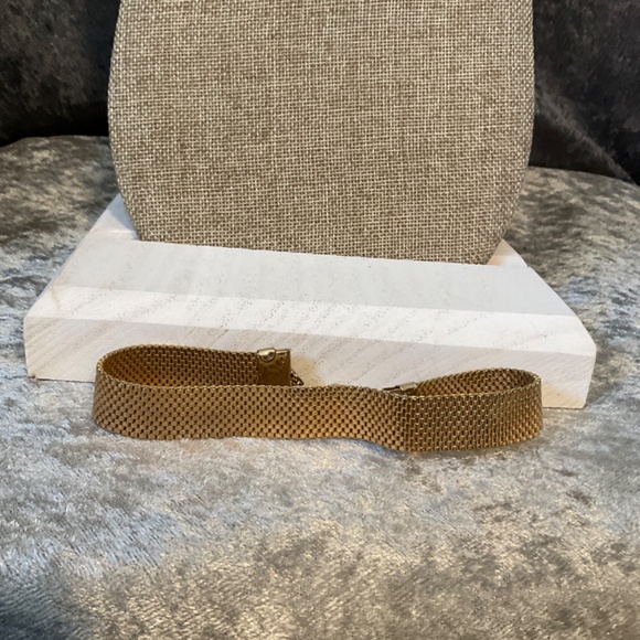 Vintage Gold Tone Mesh Choker Necklace - Picture 4 of 4